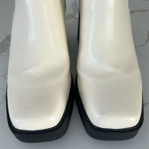 Mia Women's Dru Faux Leather White Booties With Heel Square Toe size 8.5 - Picture 4 of 12